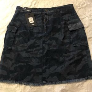 Grayscale camo mini skirt